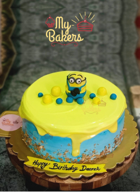 Beautiful Yellow and Blue Minion Cake