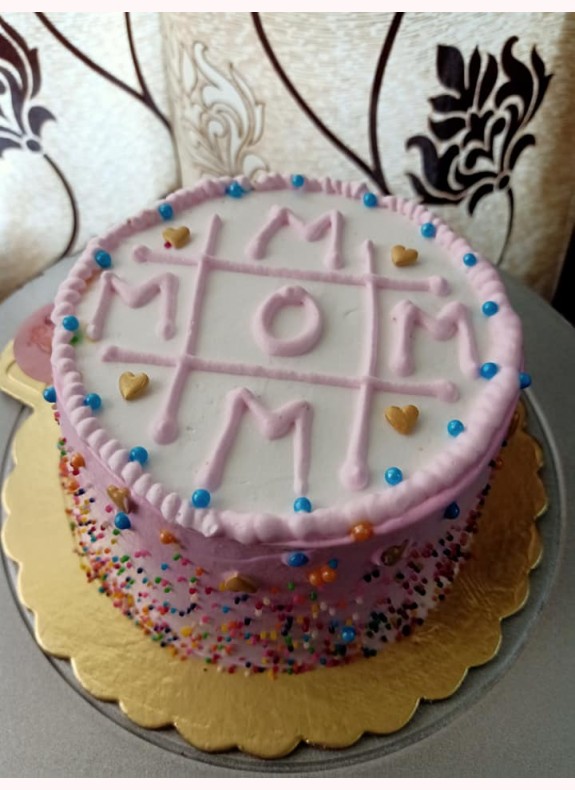 Exclusive Cake For Mom