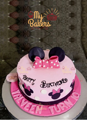Exclusive Minnie Mouse Theme Cake