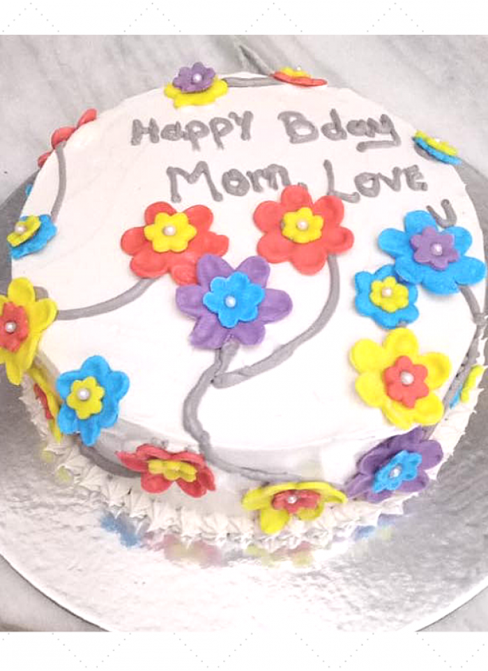 Special fondant cake for Mom - My Bakers